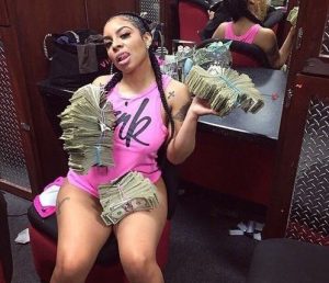 Rich Sugar mummy Lizzy 1