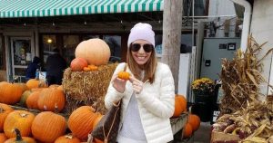 Single Sugar Mummy In USA Wants To Have Fun This Halloween - Get A Sugar Mummy