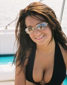 Rich Sugar Mummy Nneka in Lokoja Looking for Energetic Boyfriend