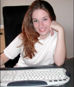 Rich Sugar Mummy In Dubai Ready To Hookup With Young Man-Contact Her Now