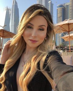 Free Job, Visa And Accommodation From This Sugar Mummy In USA— Click To Apply