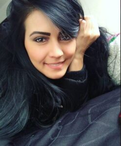 Rich Mummy In Canada Willing To Spend On Her Man – Click To Accept Her