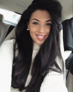 Rich Mummy In USA Has Dropped Her WhatsApp Number