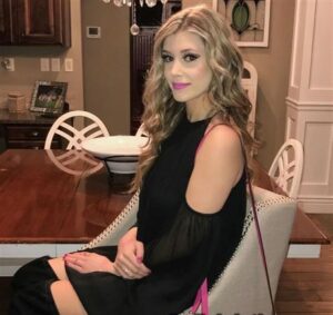 Rich Sugar Mummy In Texas USA Willing To Pay Her Man $5000 Weekly – Get Connected Now!