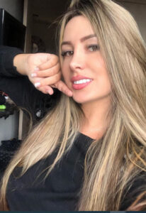 This Rich Sugar Mummy In USA Needs a Sugar Boy – Drop Your Number, She will Contact You -